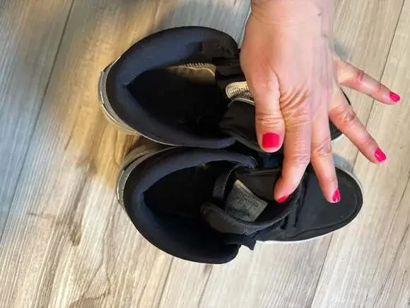 Air Jordan 1 Mid Johnny Kilroy Black Metallic Silver - Picture 6 of 6